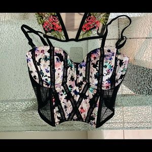 Victoria’s Secret bra size 32D. NWT